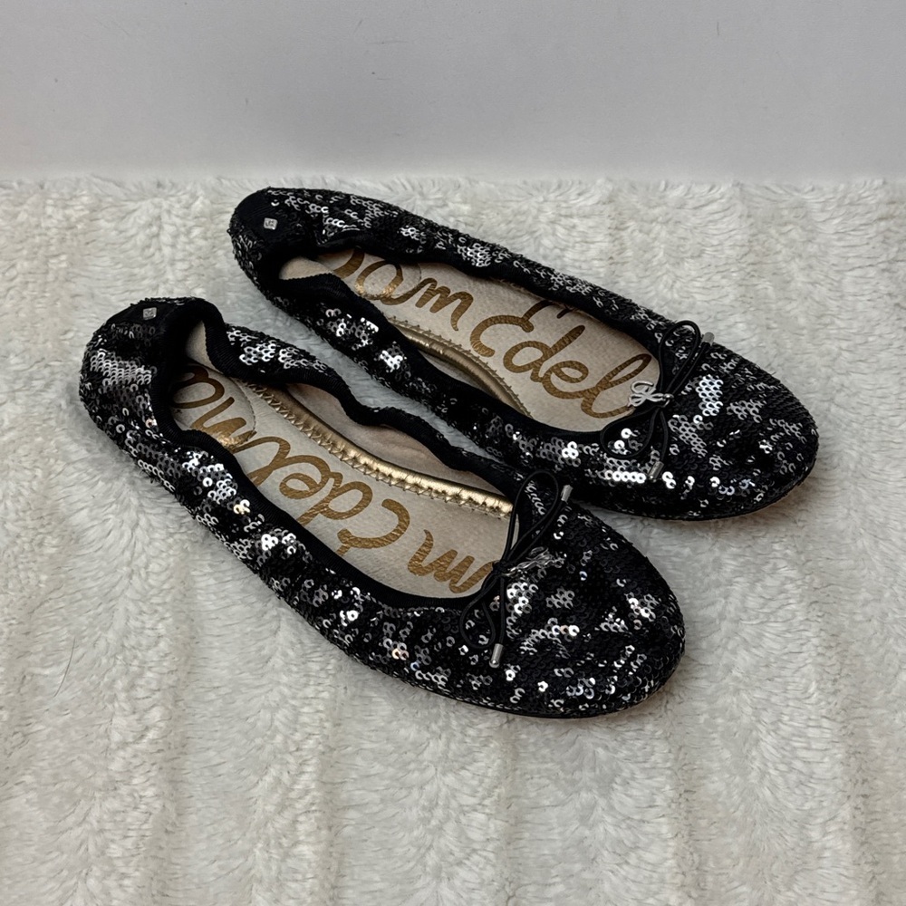 Sam Edelman โFeliciaโ girls sparkle ballet flats. Silver/black Sequins. Girls 6